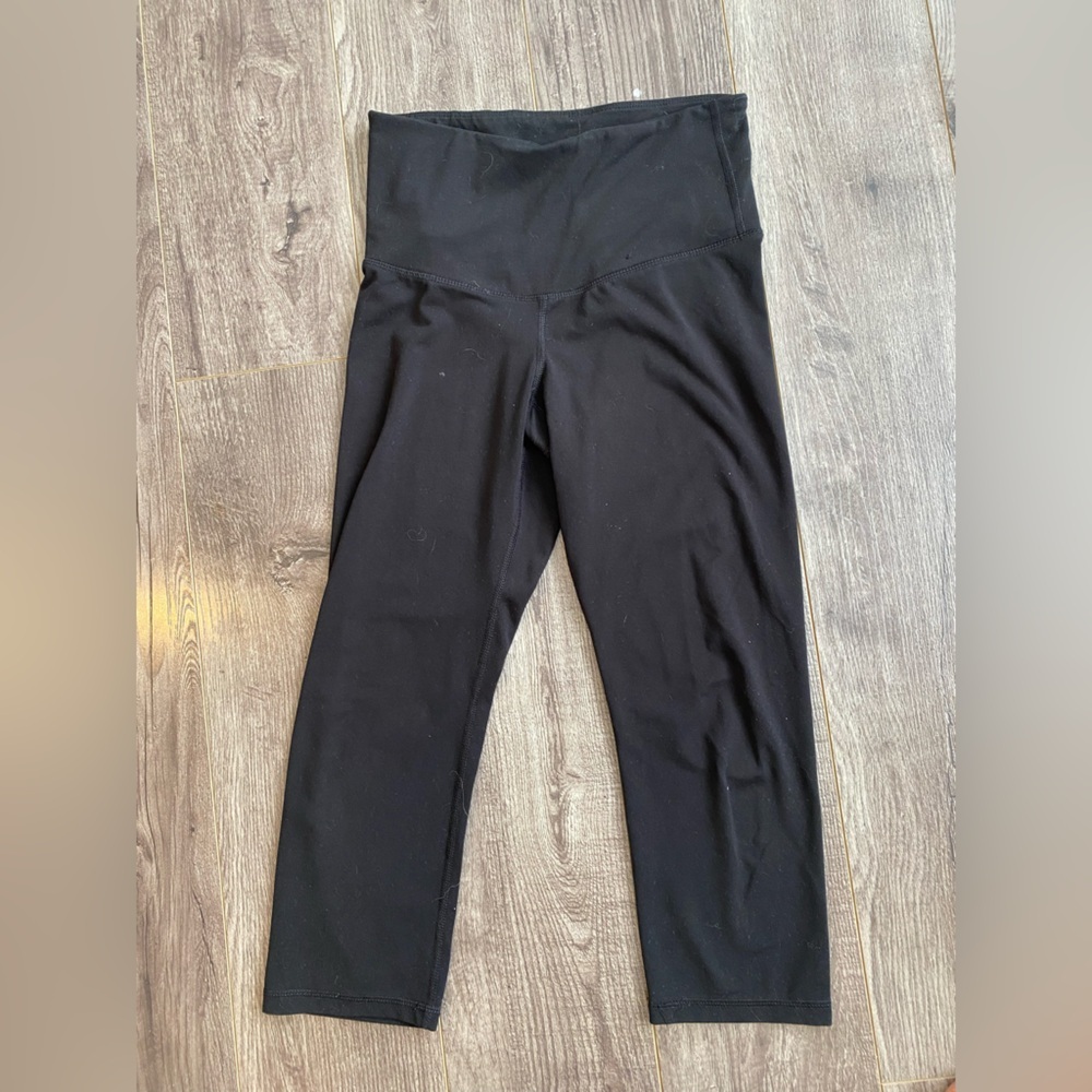CLEAROUT Old Navy Stretchy Comfy Black Capris Leggings